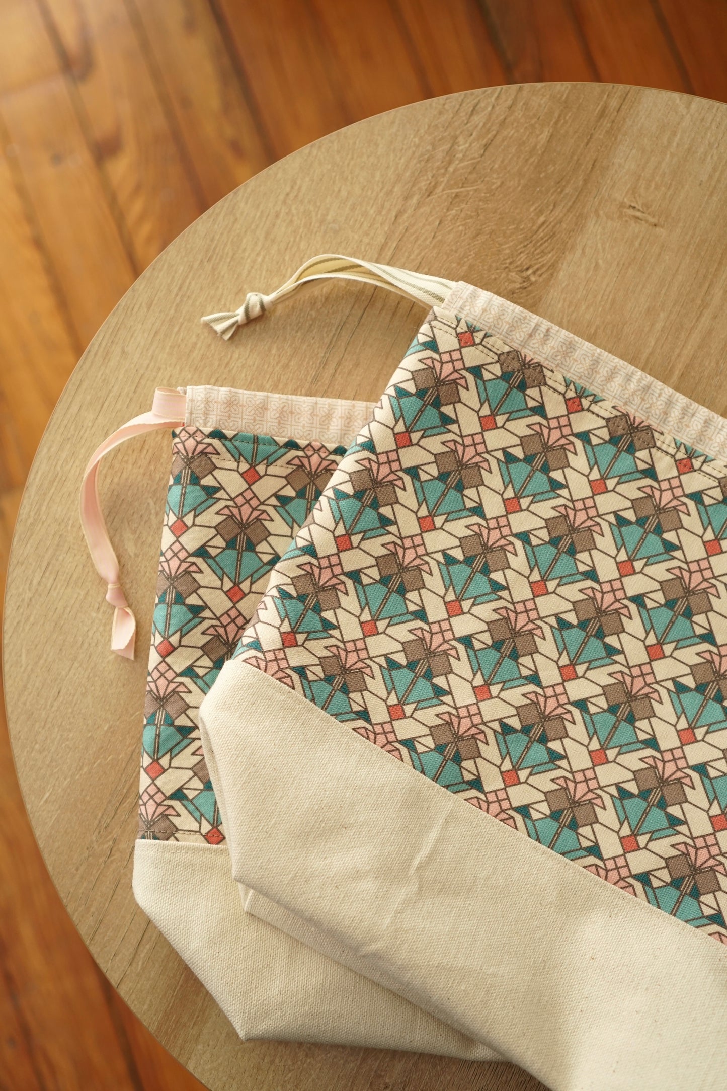 The Queen's Gambit Medium Drawstring Project Bag